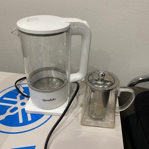 電気ポットと急須
