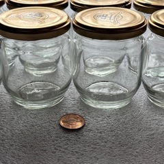 ネコの蓋　 空き瓶　11個セット
保存瓶　保存容器　小物入れ　バラ売り可 の画像