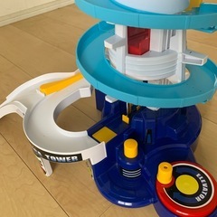 トミカ　デラックストミカタワーの画像