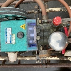 農機具　有光工業製品の動力噴霧機です。の画像
