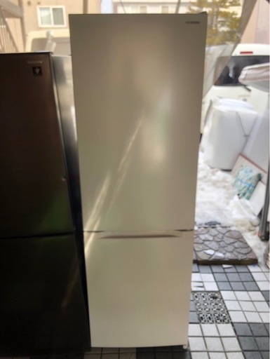 22年製 アイリスオーヤマ　冷蔵庫　231L KRSN-23A-W RZ