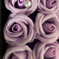 箱入り薔薇のアーティシャルフラワーの画像