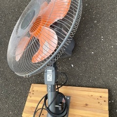 現場用 壁掛け扇風機！3脚にもさせます！の画像