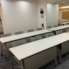 スタッキングテーブル　ｗ120cm×ｄ60cm×ｈ72cm　２台　椅子４台とセットでの画像