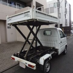最終値下げ！！　キャリイトラック　４ＷＤ　エアコン・パワステ付き　垂直リフト＆ダンプ　リモコン操作でリフト＆ダンプ操作可能　車検７年８月迄 の画像