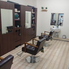 ◆税込1200円◆女性理容師が丁寧にカット◆