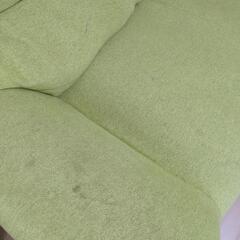 3人がけソファ（黄緑・使用感あり）の画像