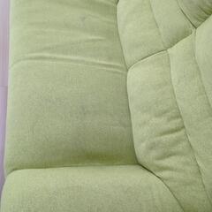 3人がけソファ（黄緑・使用感あり）の画像