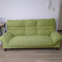 3人がけソファ（黄緑・使用感あり）