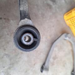 Z33　後期　純正サスペンション　アッパーアームの画像