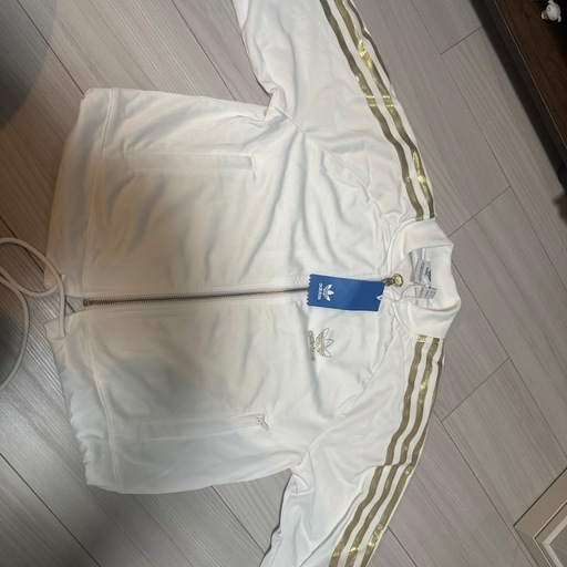 adidas クロップド丈ジャージ　ホワイト