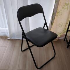 黒 折りたたみ椅子