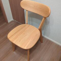 木製ダイニングチェアの画像