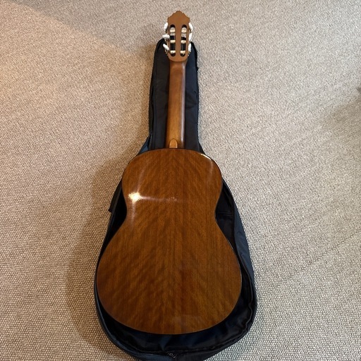 【美品】YAMAHAクラシックギターCG102ソフトケース付
