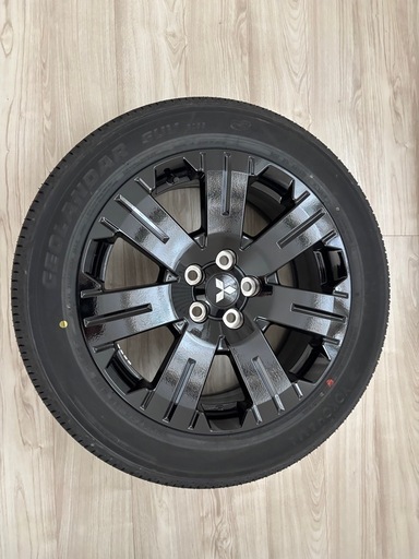 デリカd5 Chamonix 新車外し　タイヤホイール