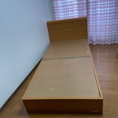 シングルベッドフレームの画像