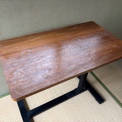 昇降式テーブル