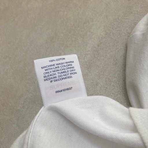 服/ファッション supreme