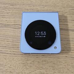 折りたたみスマホ libero flipの画像