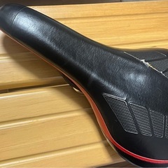 自転車のサドル
