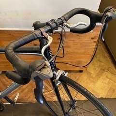 【訳あり格安】momentum ロードバイクの画像