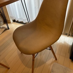 LOWYAダイニングテーブル&イス2脚セットの画像