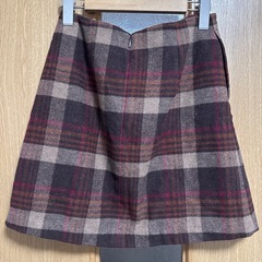 UNIQLOスカート(ブラウン＋レッド、ウエスト:61cm,ヒップ:88cm)の画像