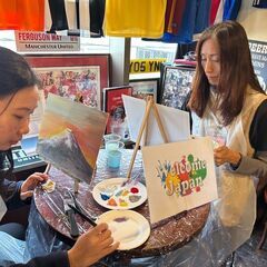 絵画アクリルペイントアートレッスン美術会の担当スタッフの画像