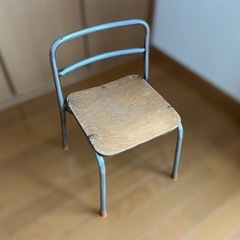アンティーク園児椅子の画像