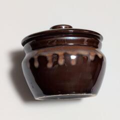 陶器の入れ物