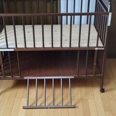 サワベビー　ベビーベッド　澤田工業製　茶色の画像