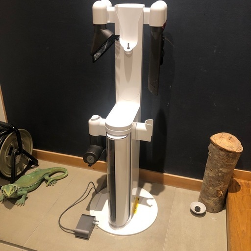 ダイソン掃除機充電器スタンド　アタッチメント