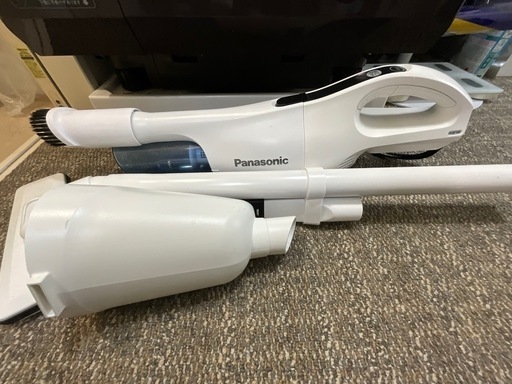 パナソニック 充電スティッククリーナー 本体のみ (電池パック/充電器なし) デュアル (14.4V/18V両対応) 掃除機 EZ37A3-W ホワイト