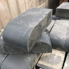 レンガ　縁石や階段用　在庫一掃セール品の画像