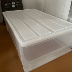 収納ケース　２個