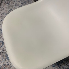 イームズチェアの画像