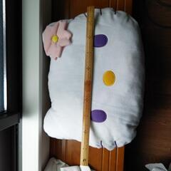 (話し中)キティちゃんのクッションピンク花の画像