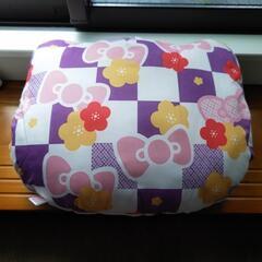 (決まりました)キティちゃんのクッション紫リボンの画像