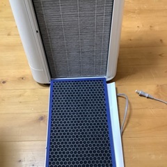 2020年製 空気清浄機(加湿器)KC-J50-W シャープの画像