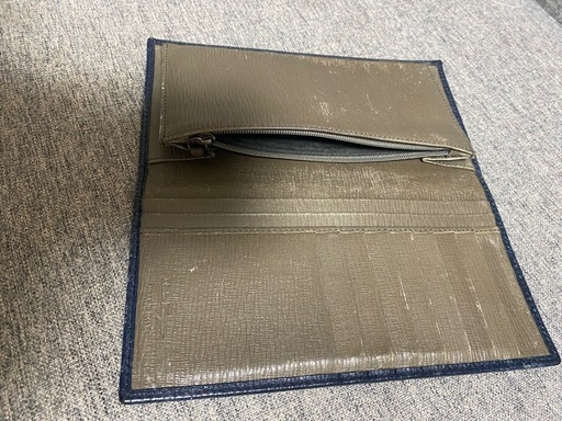 フェラガモ　長財布　メンズ　ネイビー(内側グレー)