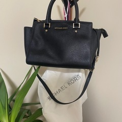 Michael Kors セルマ サフィアーノ ブラック  の画像