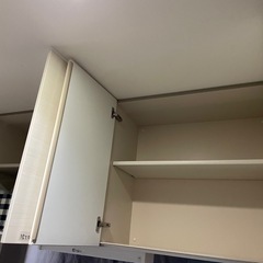 キッチン吊り戸棚の画像