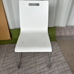 オカムラ  スタッキングチェア 