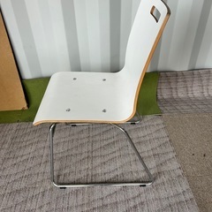 オカムラ  スタッキングチェア の画像