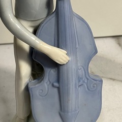 ☆値下げ☆A2503-535 陶器人形 コントラバス 少年 汚れありの画像