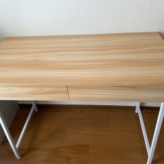 パソコンデスク テーブルの画像