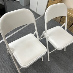 折りたたみ椅子　2個　白の画像