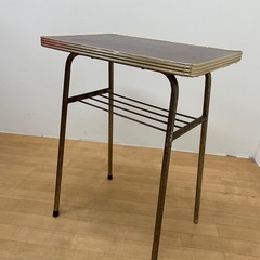 サイドテーブル　昭和レトロ　サビ　古い　家具の画像