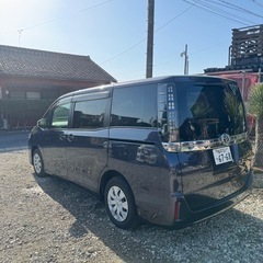 愛知発★H28年式 ZRR80G トヨタ ヴォクシー ダークバイオレットの画像