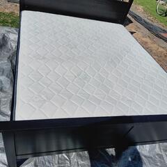 IKEA　クイーンベッドクイーンベットの画像